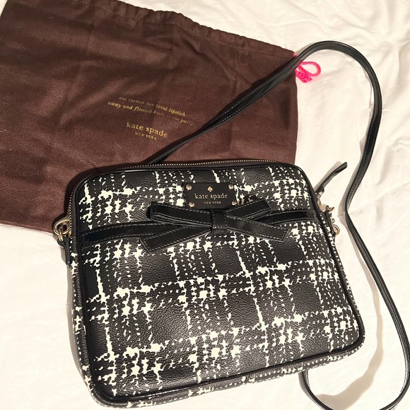 Kate Spade Handbags - Vintage Kate Spade Purse With Detail